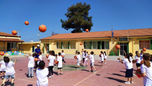 Το σχολείο μας συμμετείχε με επιτυχία στο εκπαιδευτικό αθλητικό πρόγραμμα «Τρίποντο στα σχολεία»  της Ελληνικής Ομοσπονδίας  Καλαθοσφαίρισης» . Σκοπός του προγράμματος είναι να έρθουν σε επαφή με το άθλημα και να γίνει προώθησή του.